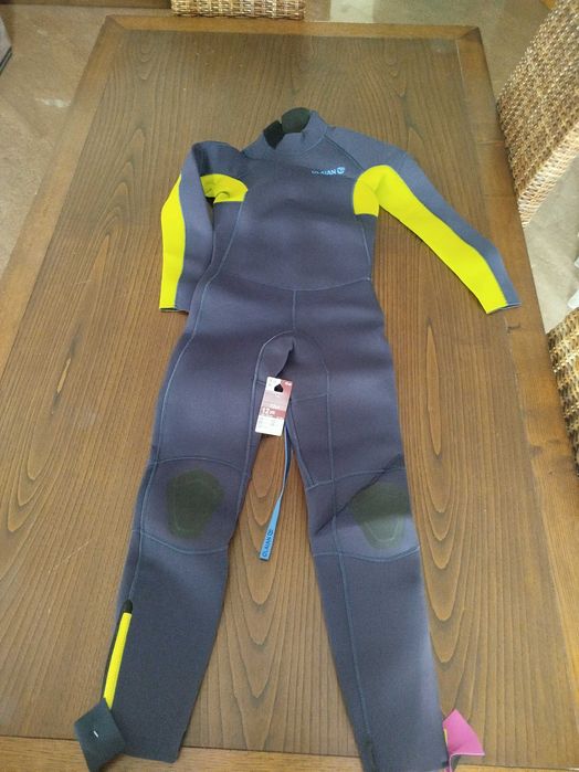 Batos de surfou bodyboard e barbatanas