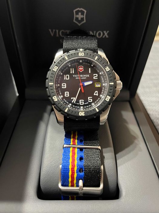 Мужские часы Victorinox Swiss Army V241674-1