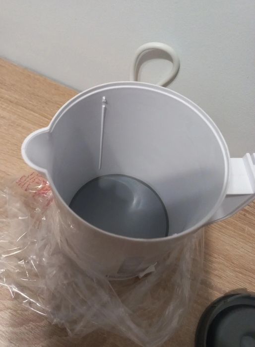 Czajnik elektryczny turystyczny 1000w biały 500ml  nowy prezent