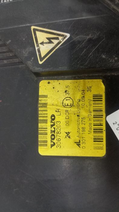 Фара левая Volvo S40 V50 2006-2010 30678203