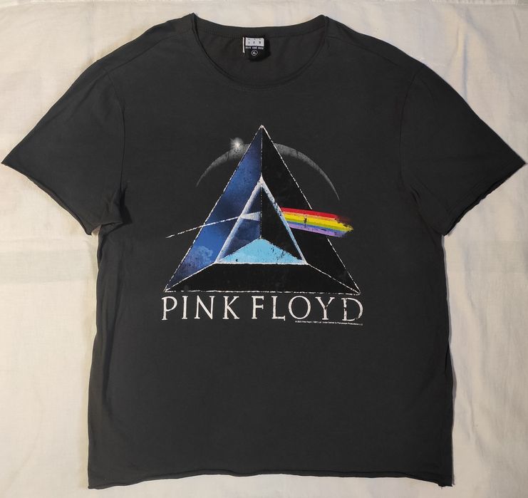 Рокерские футболки Pixies, Nirvana, Pink Floyd, Queen, Bon Jovi
