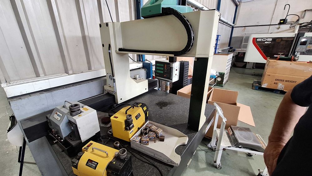 Máquina CDM 3D como nova