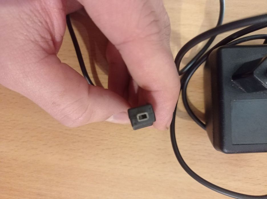 Продам зарядку для телефона.