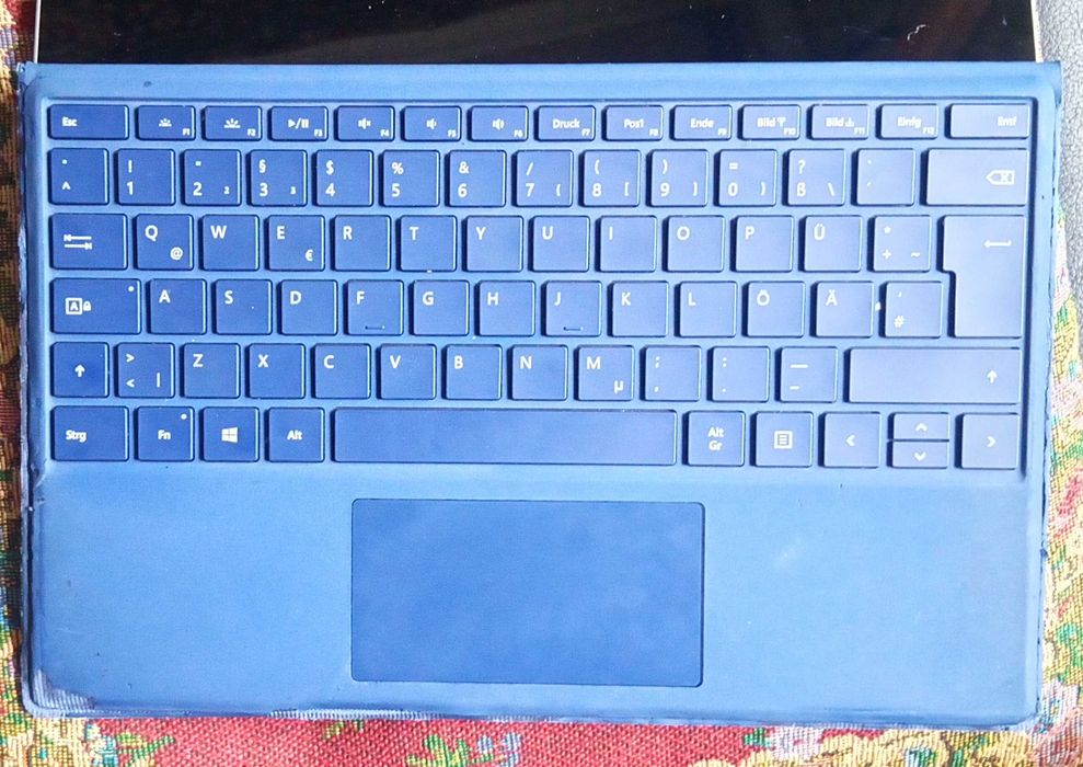 Робочий Microsoft Surface Pro 4 4/128 i5-6300U на Windows 10 + подарунок покупцеві