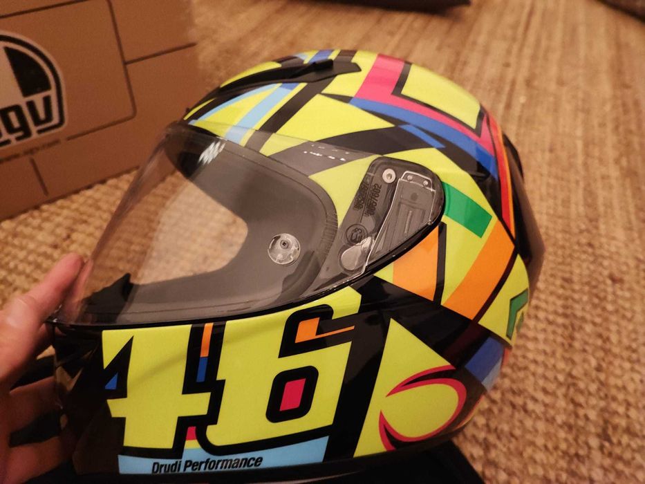 Material para moto: Capacetes, relés