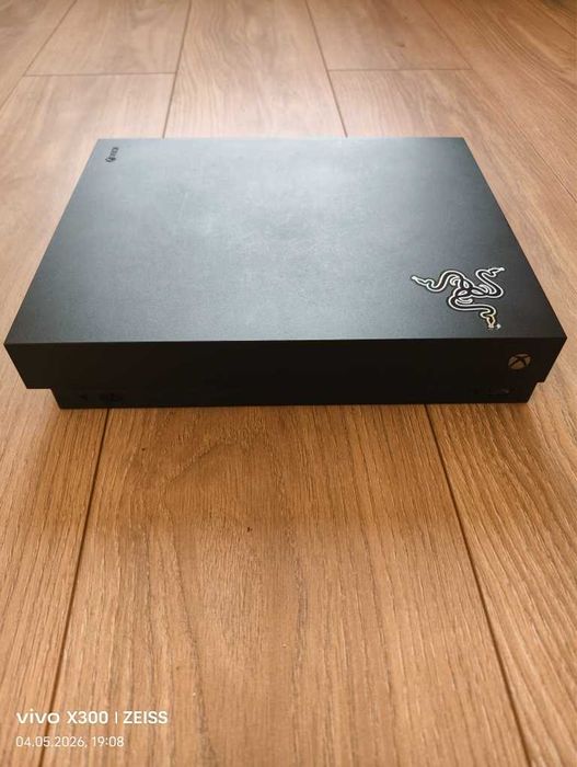 Konsola Xbox One X 1TB