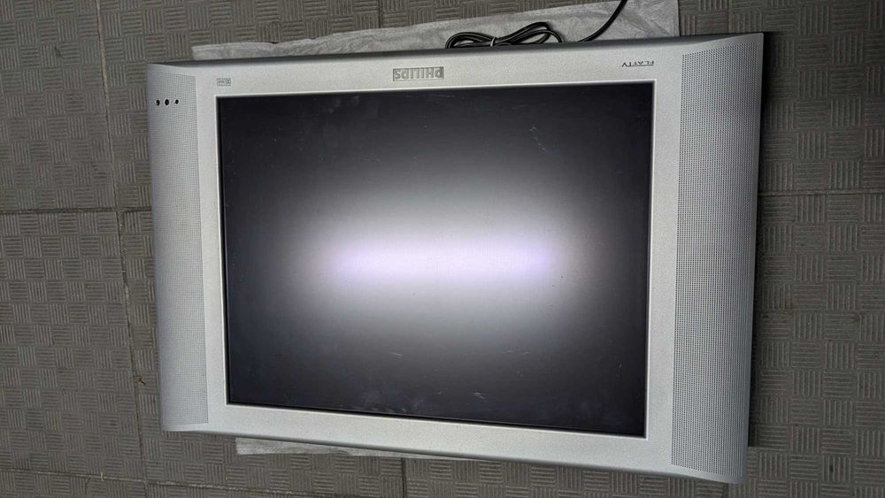 TV Philips LCD 20" – Modelo 20PF8846/12