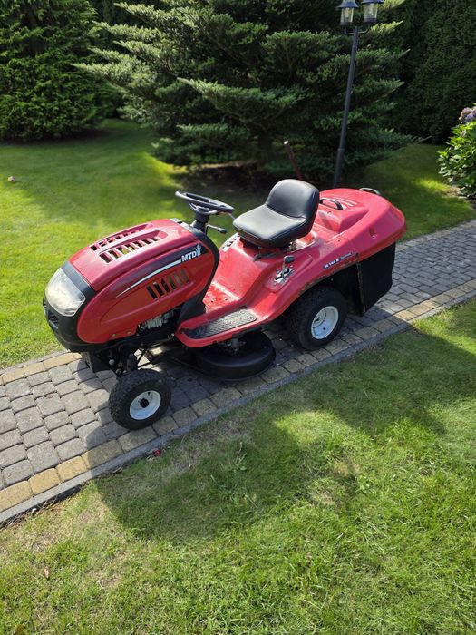 Traktorek kosiarka z koszem MTD +pług