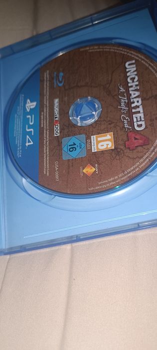 Vendo uncharted 4