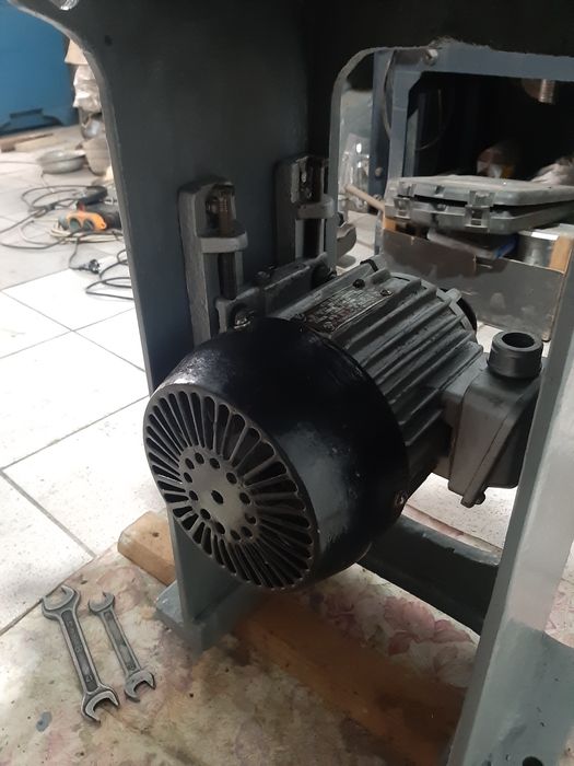 Токарний станок ТВ-6М