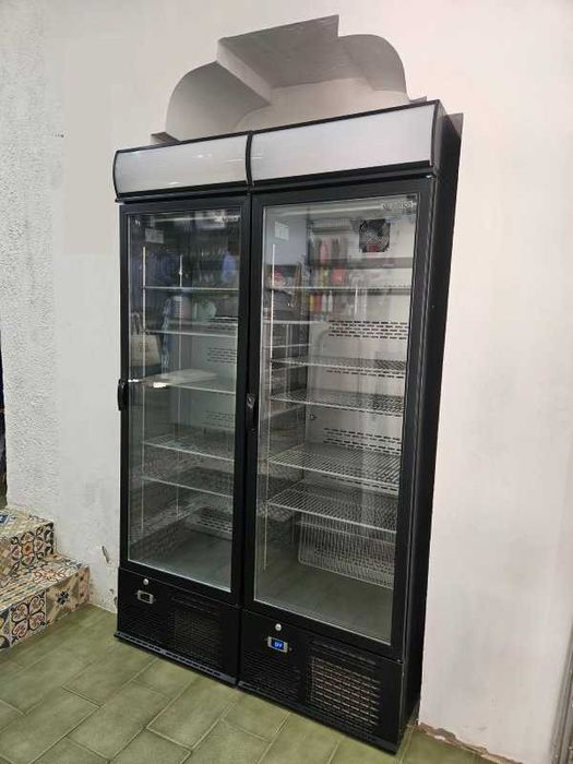 Infrico ERV53 Expositors Refrigerados para Cafés/Bars/Restaurantes