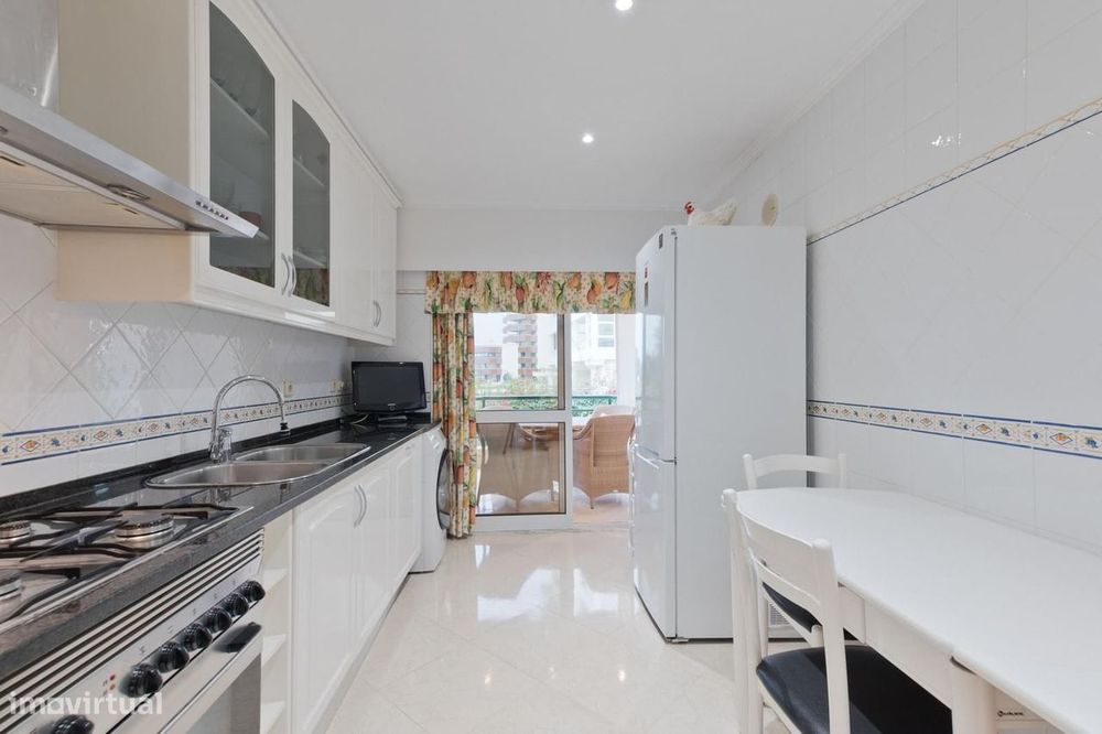 Apartamento T2 com jardim, Cascais