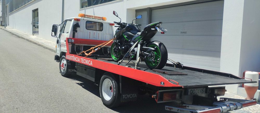 Serviço de reboque e assistência