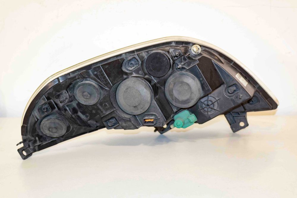 Farol Renault Master (N.054-Z4)