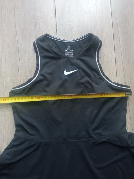 Sukienka Nike na 11-12 lat (146 - 152cm)
