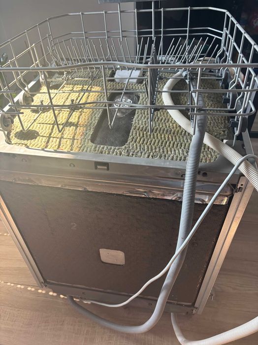 Zmywarka Electrolux EEM69310L do zabudowy, uszkodzona