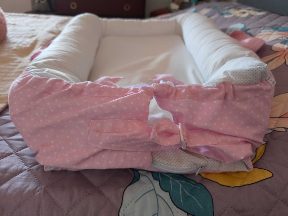Ninho Redutor rosa para bebé
