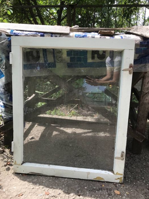 Железяки,дерев.оконные рамы,дверь вх.метал,двери межкомнатные, поддоны