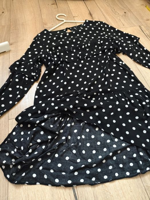 Czarna w kropki sukienka r.S