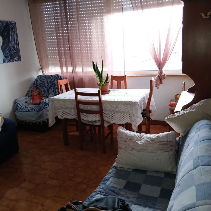 Alugo quarto perto do Marquês, no Porto