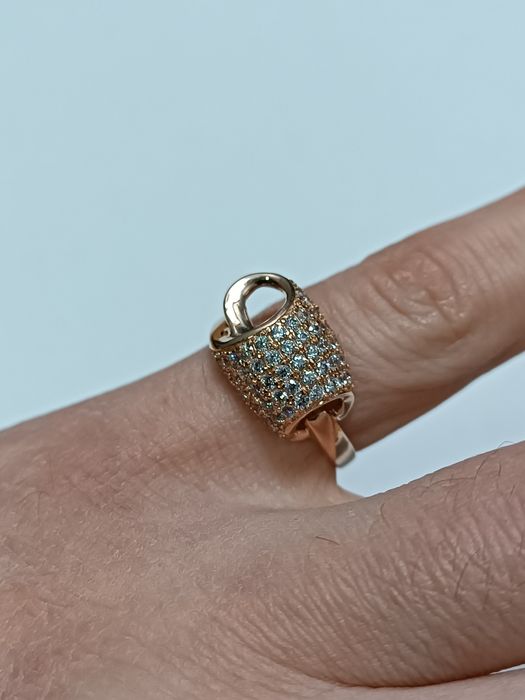 Золота каблучка 3.88г 585