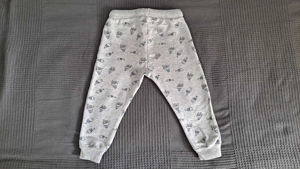 Calça de algodão cinzenta com fio na cintura