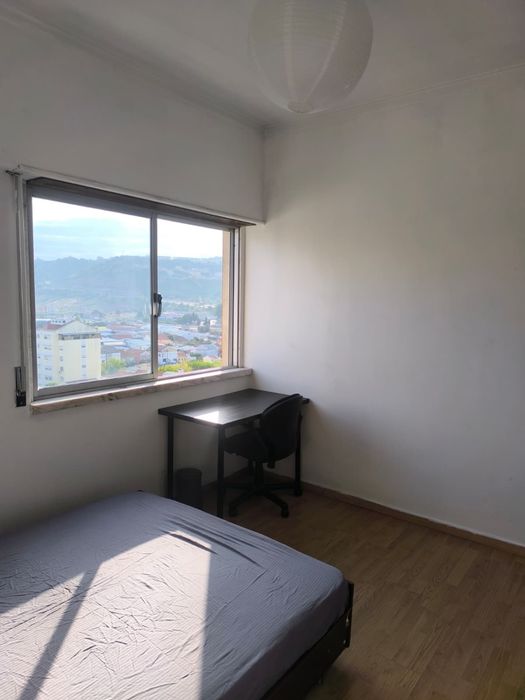 Arrendo quarto amplo excelente oportunidade