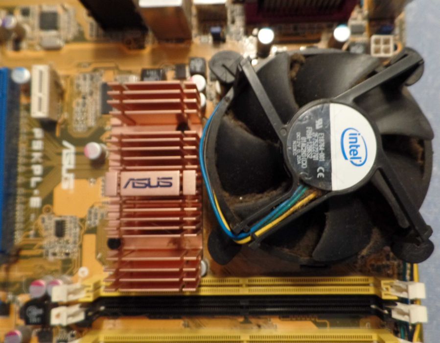 Board Asus P5KPL-E mais 2 memórias Ram (892)