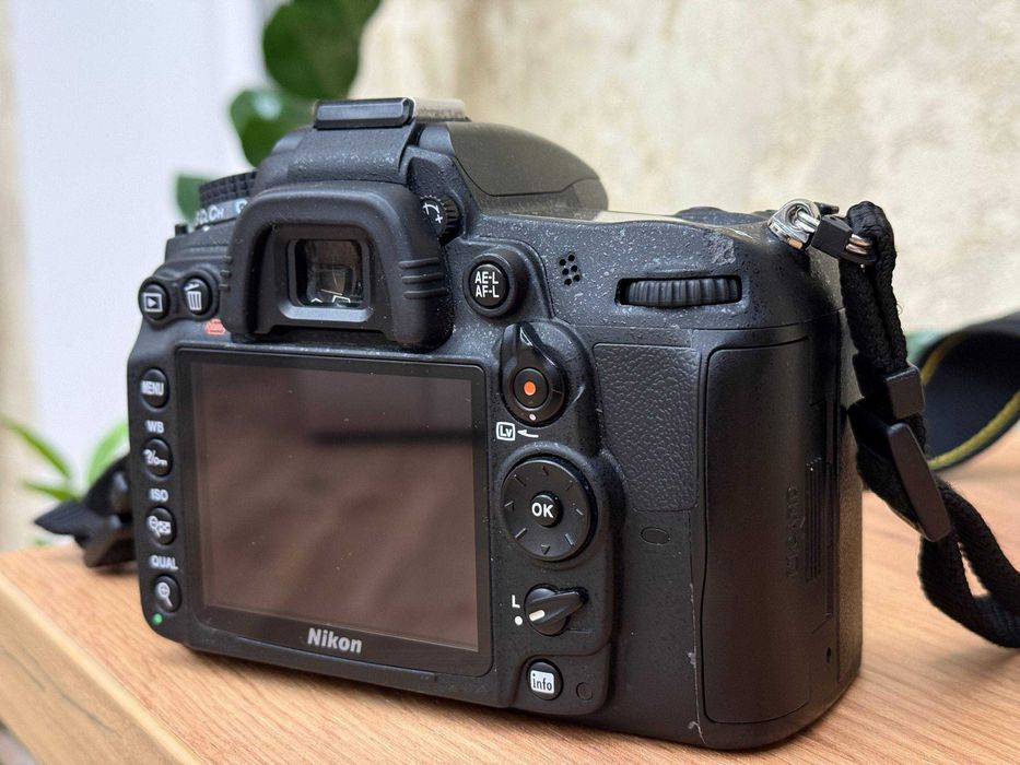 Фотоапарат Nikon D7000