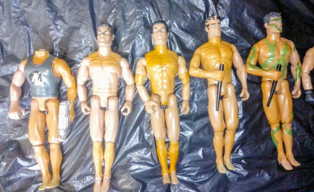 Action Man vários modelos para reaproveitar. Tudo 12€.