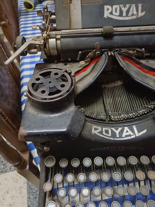 Máquina de escrever Royal