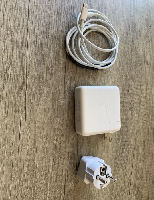 Macbook pro 15” 32gb ram i7 2018