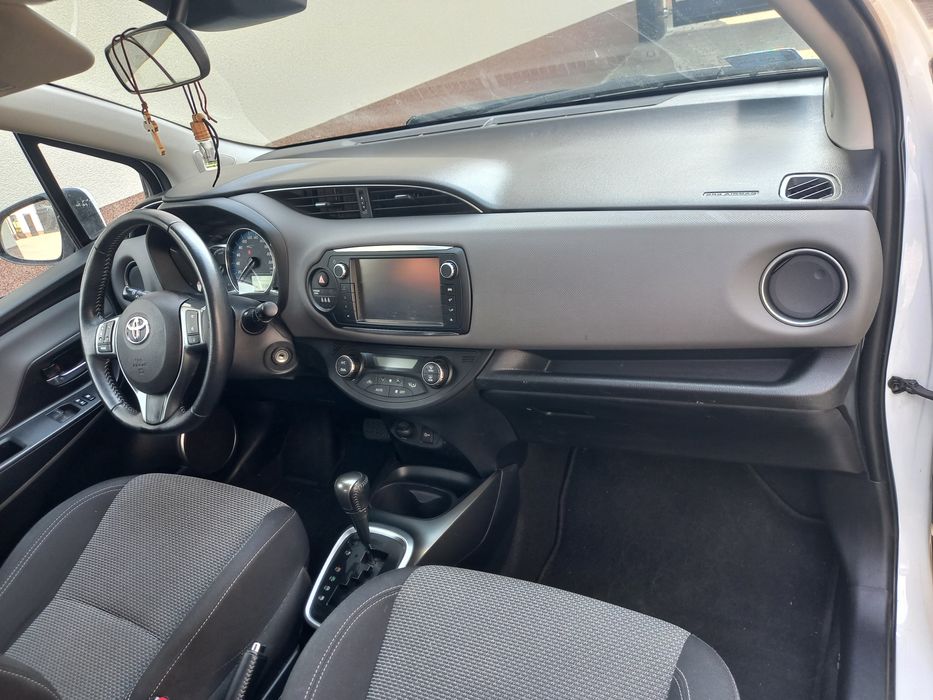 Toyota Yaris Hybryda 2017
