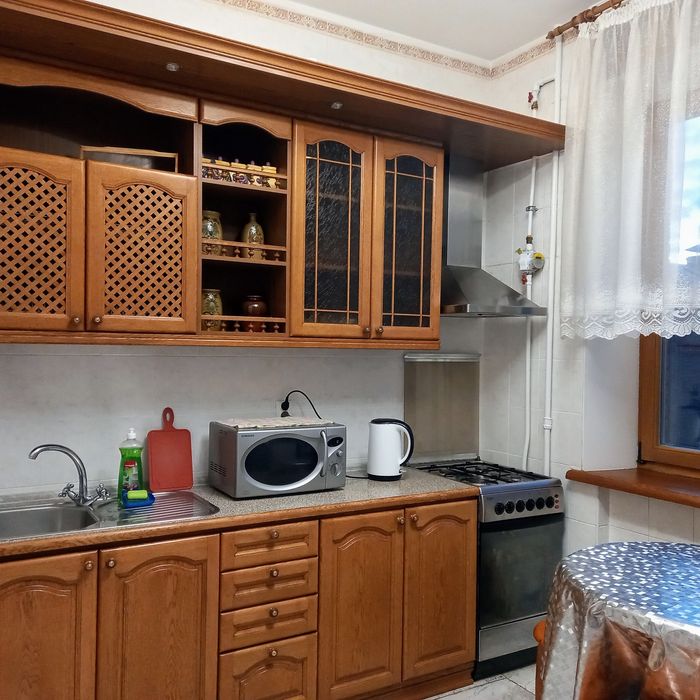 Посуточно 2- раздельная сталинка, Бессарабка, ул.Шота Руставели