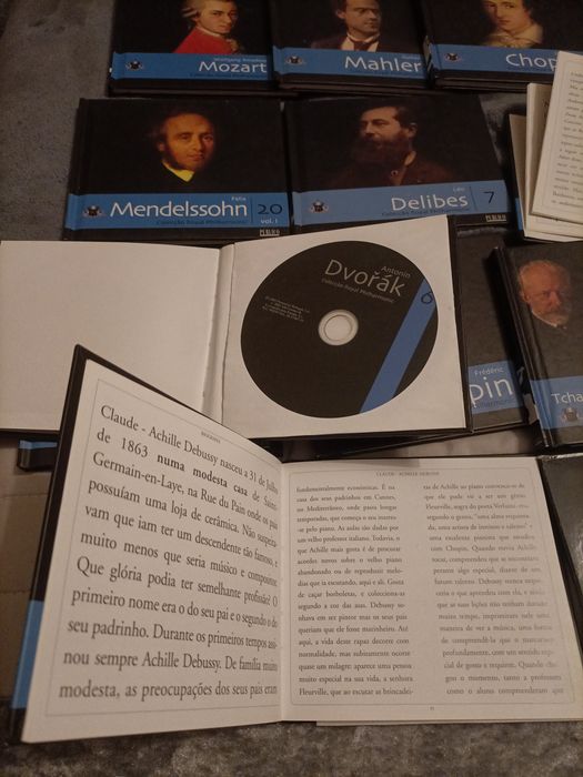 14 excelentes brochuras e  CDs de grandes compositores


Entrego em mã