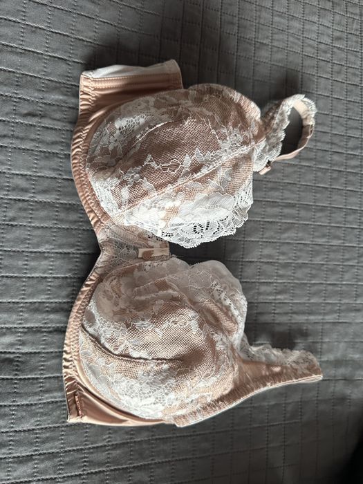 Biustonosz koronkowy beżowy 65 F
