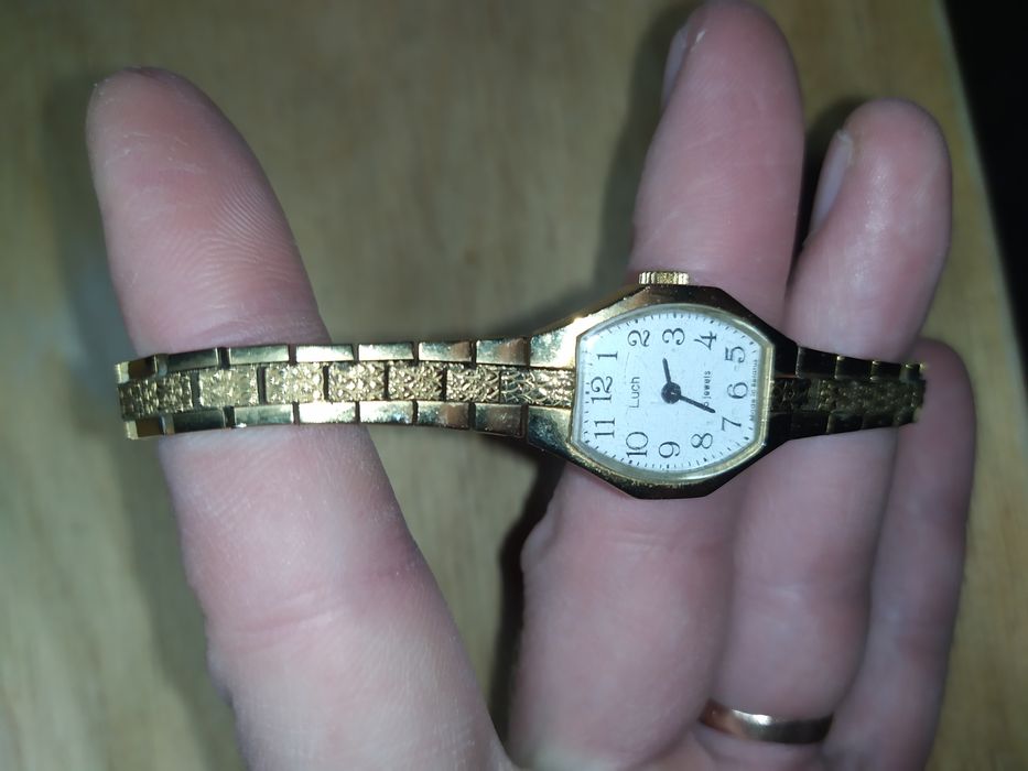 Часы ЛУЧ есть пару вариантов