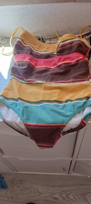 Fatos de banho t.S,M por 10€ cada