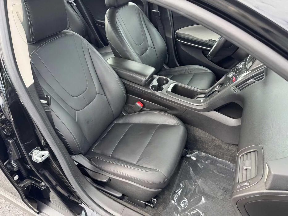 Chevrolet Volt Premium      2014