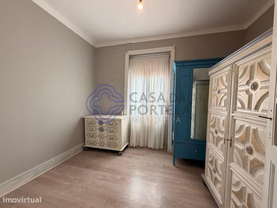 Andar Moradia com 100m2 em Gaia para remodelar