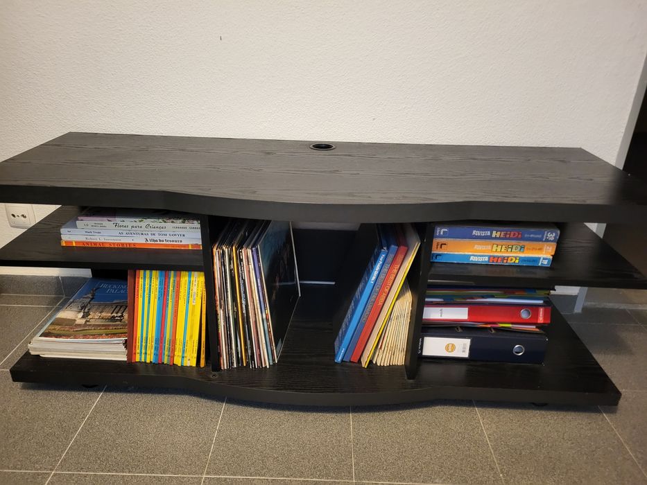 Móvel madeira para televisão