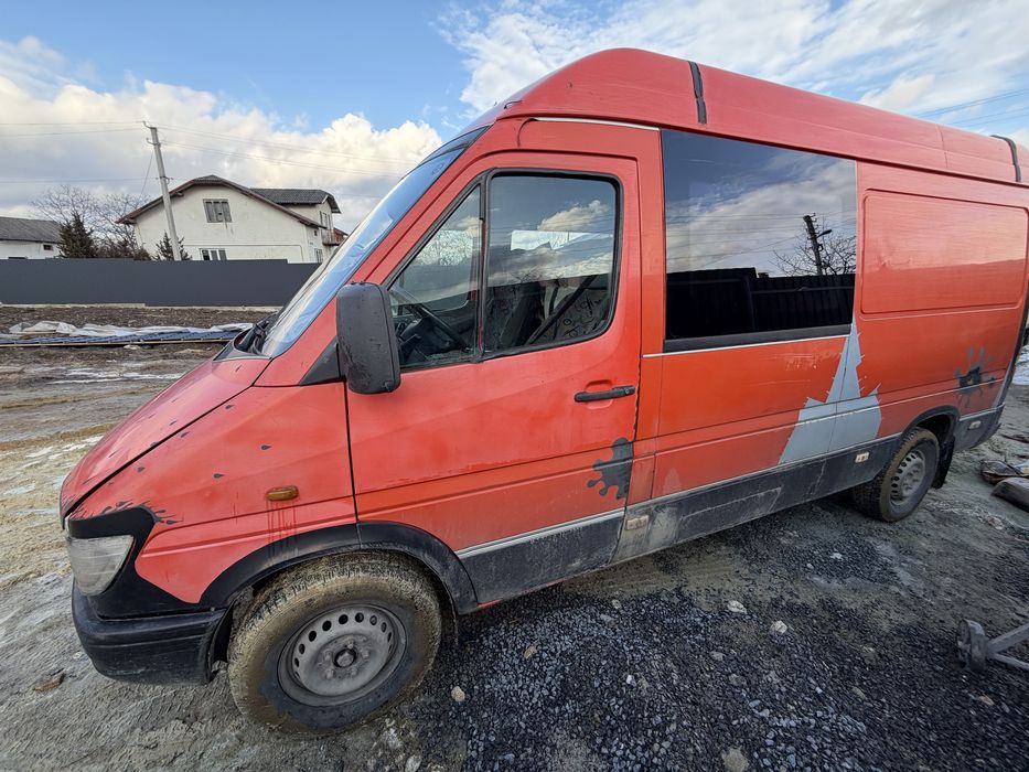 Mercedes  Sprinter 210