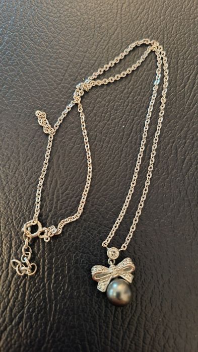 Colar em prata laço