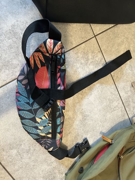 Nerka damska saszetka biodrowka pijemna torebka na pasku w kwiaty