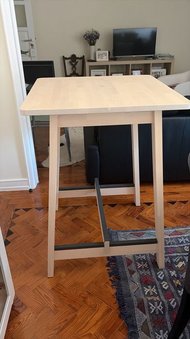 Mesa alta de cozinha (oferta cadeiras)