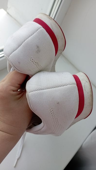 Продам кросівки чоловічі