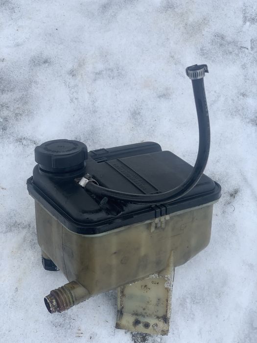 Бачок антифризу до бмв Е