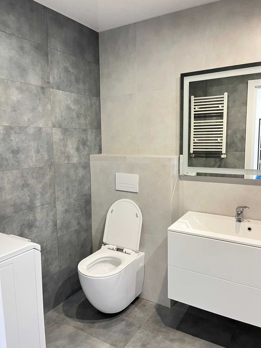 Продам простору квартиру-студію з панорамним виглядом по Коновальця