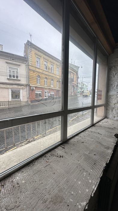 Продаж; приміщення; Чернівці; центр; фасад
