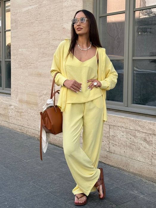 Костюм жіночий трійка